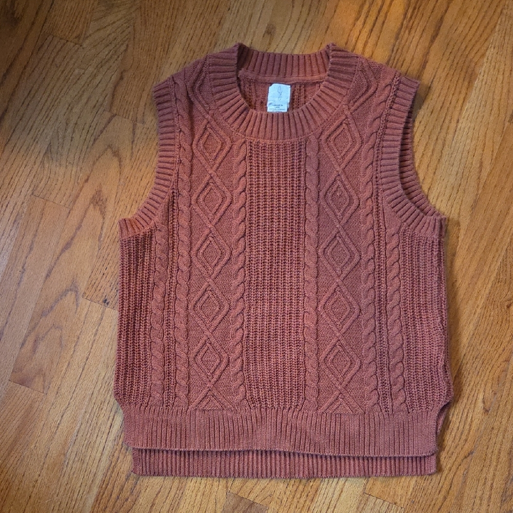 Cable Knit Sweater Vest